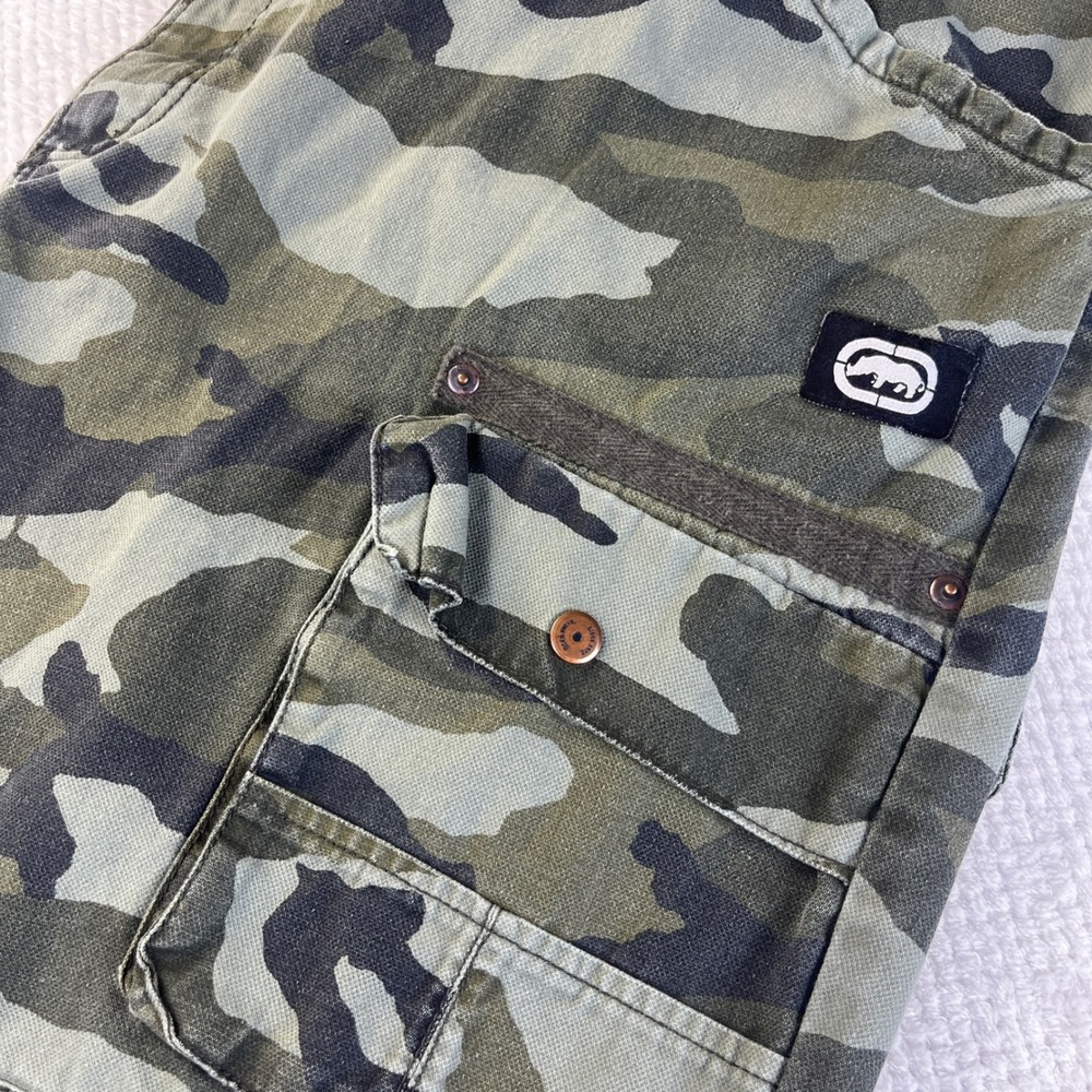 Ecko Unltd Mens Camo Cargo Shorts Size 46 Green Brown Woodland Camouflage Cotton